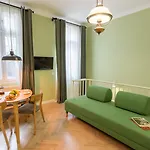 アパートホテル Little Mansion Next To Parliament Palace 3*