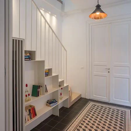 Little Mansion Next To Parliament Palace 4*