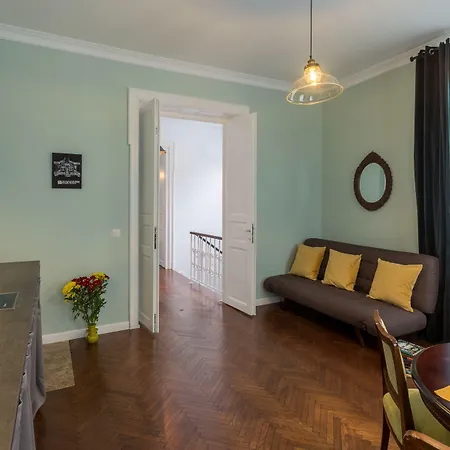 Little Mansion Next To Parliament Palace 부쿠레슈티