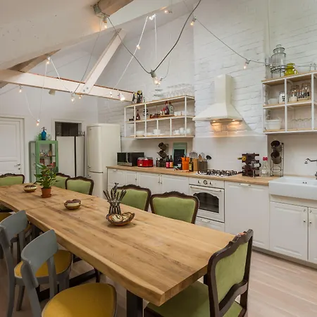 Little Mansion Next To Parliament Palace 4*