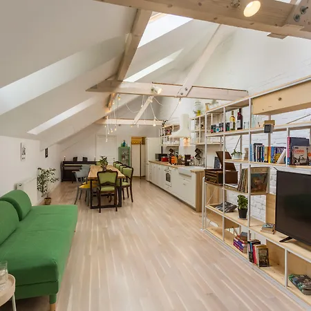 Little Mansion Next To Parliament Palace 4*