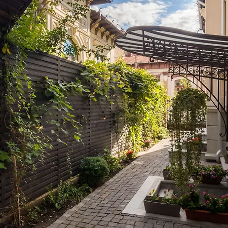 Hotel apartamentowy Little Mansion Next To Parliament Palace Bukareszt