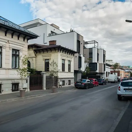 Little Mansion Next To Parliament Palace 4*