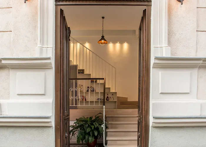 Little Mansion Next To Parliament Palace شقة فندقية 4*