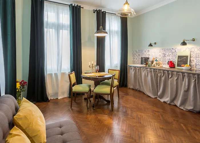 Little Mansion Next To Parliament Palace بوخارست