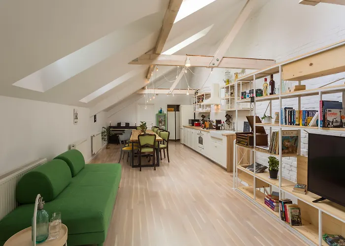 Little Mansion Next To Parliament Palace بوخارست