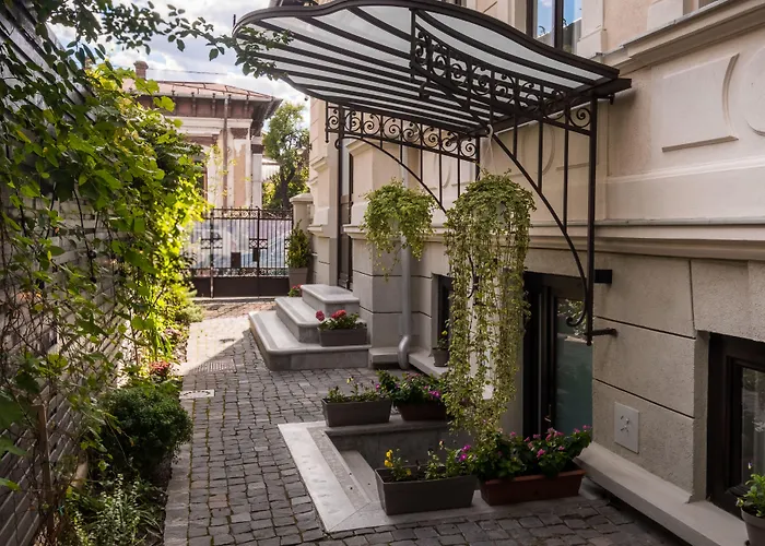 Апарт-готель Little Mansion Next To Parliament Palace 3*