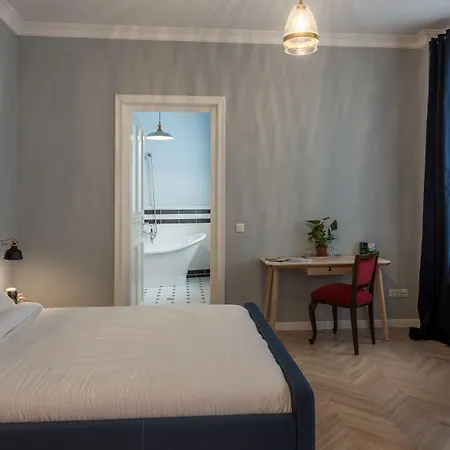 Little Mansion Next To Parliament Palace Aparthotel 4*