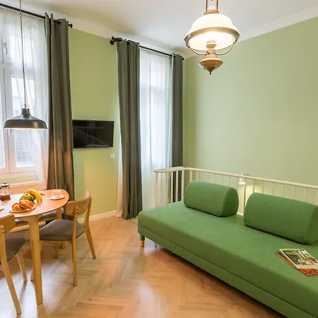 Apartahotel Little Mansion Next To Parliament Palace 3*