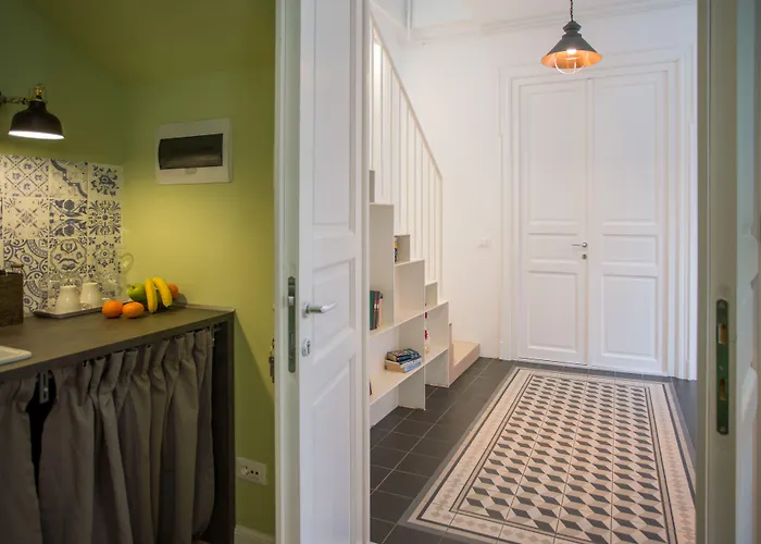 Little Mansion Next To Parliament Palace 4* Бухарест