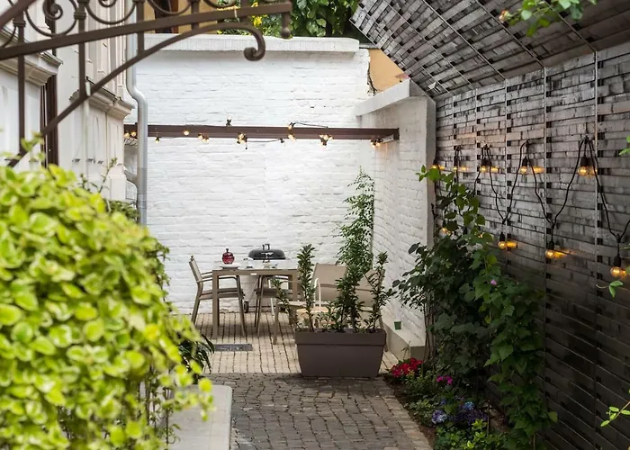 Little Mansion Next To Parliament Palace Апарт-готель Бухарест