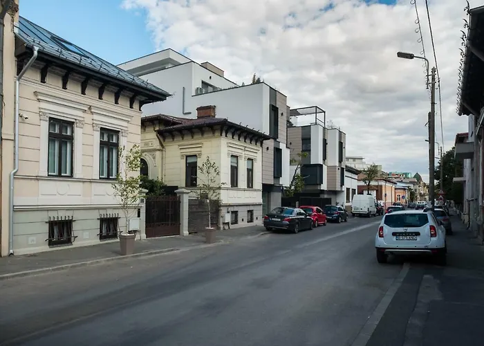 Little Mansion Next To Parliament Palace 4*